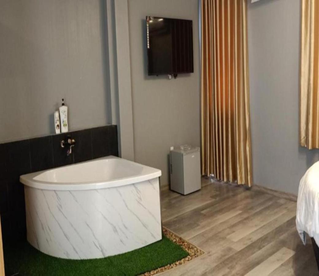 Oyo 705 Lucy House 2* TP. Hồ Chí Minh