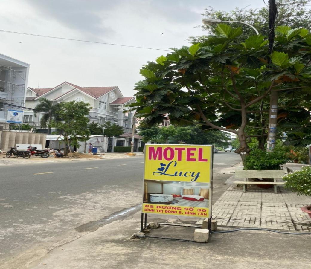 Khách sạn Oyo 705 Lucy House 2*